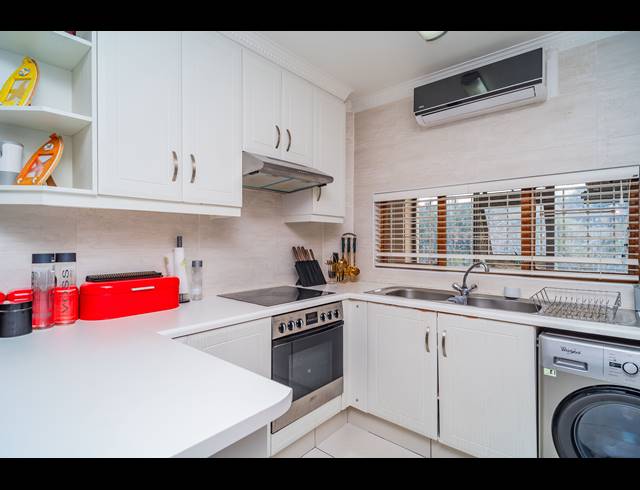 2 BEDROOM APARTMENT FOR SALE IN UMHLANGA CENTRAL